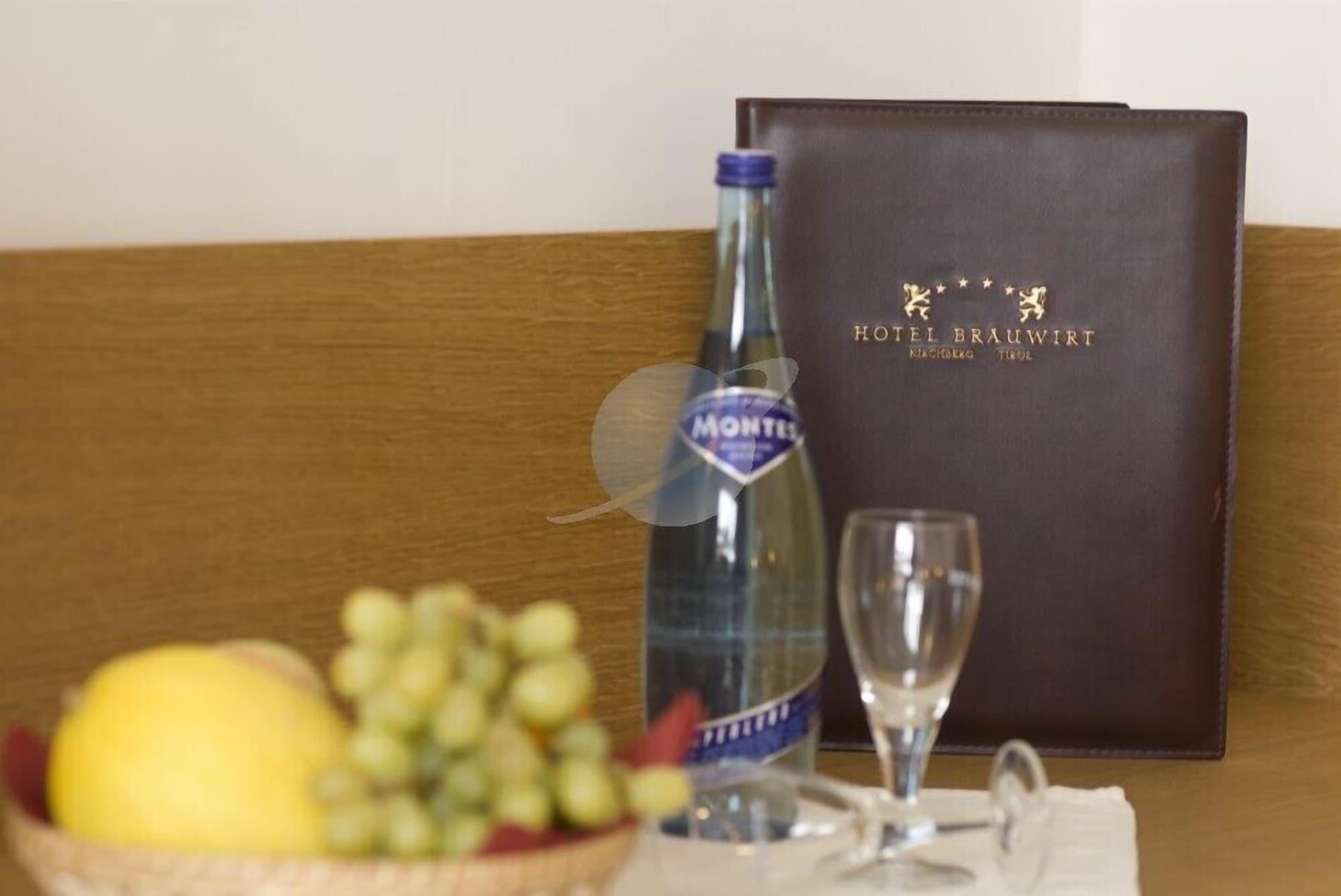 Hotel Braeuwirt Кирхберг Экстерьер фото