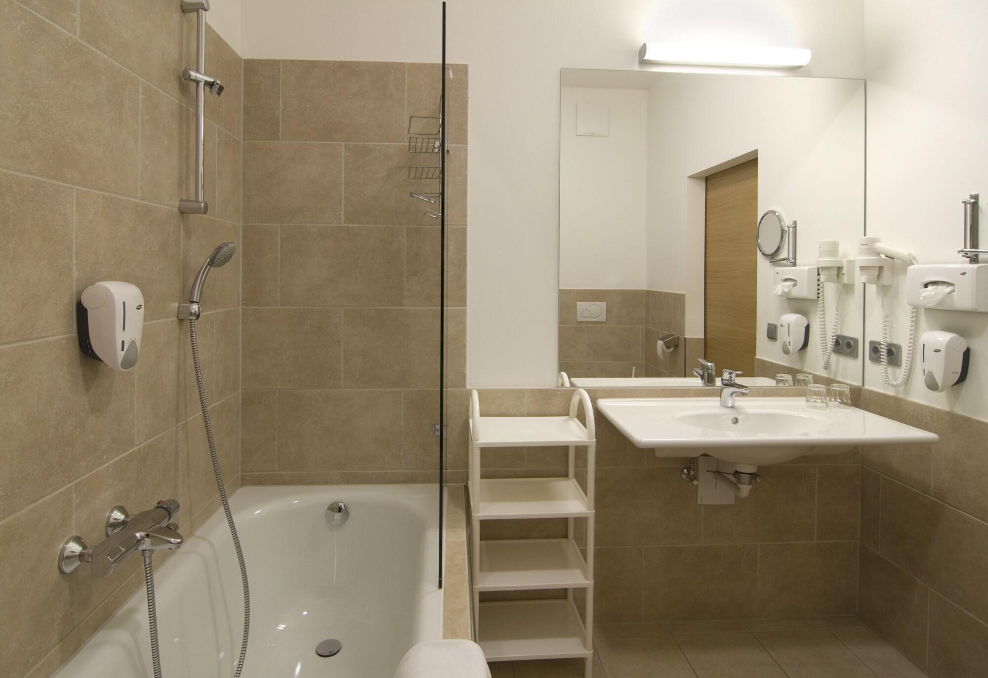 Hotel Braeuwirt Кирхберг Экстерьер фото